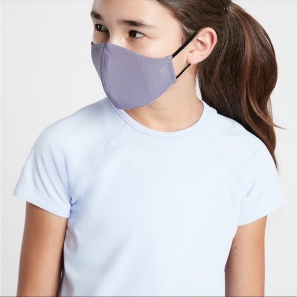 NEW pack of Athleta girl made to move masks with nose bridge 3 total masks - Picture 2 of 9